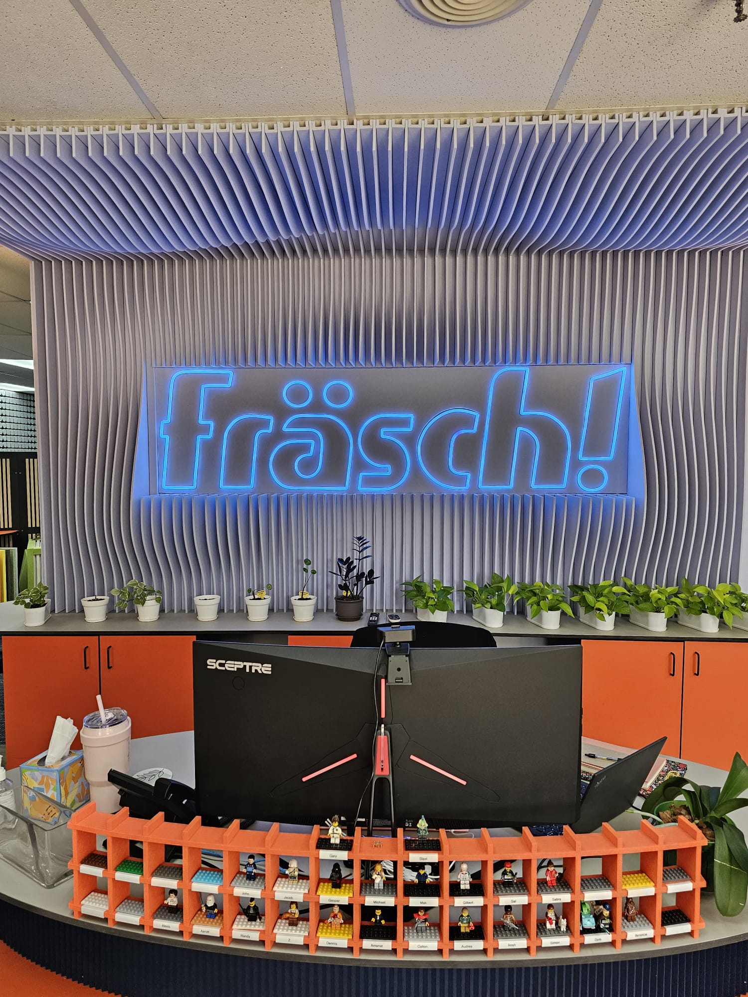 Fräsch Headquarters